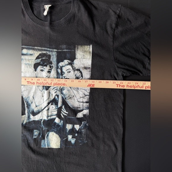 Vintage Y2K Marilyn Monroe And Audrey Hepburn Tattooed Twins Tee - Size XL - Picture 3 of 6